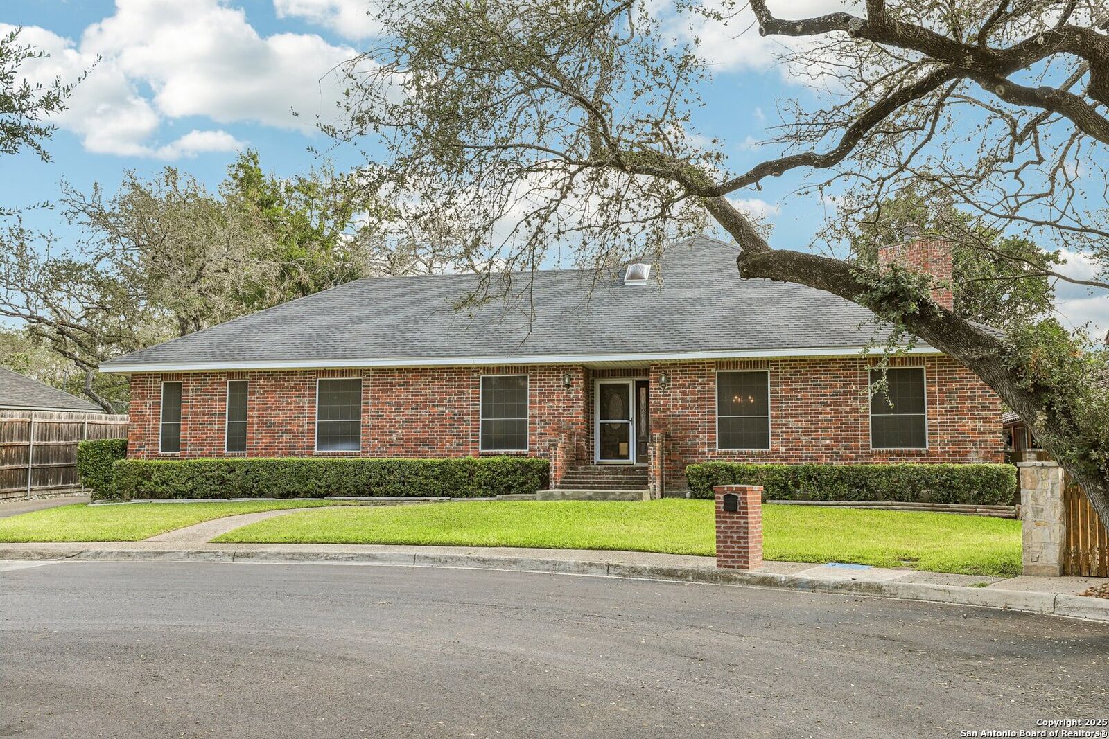 Property Photo:  10134 Jandre Pl  TX 78213 