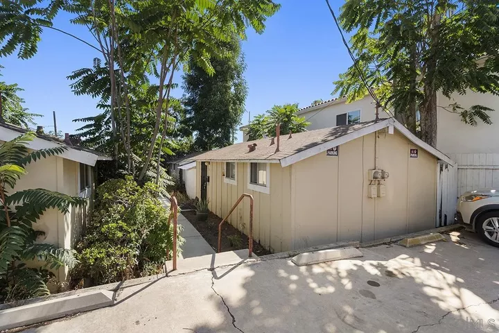 Property Photo:  5616 Riley St  CA 92110 