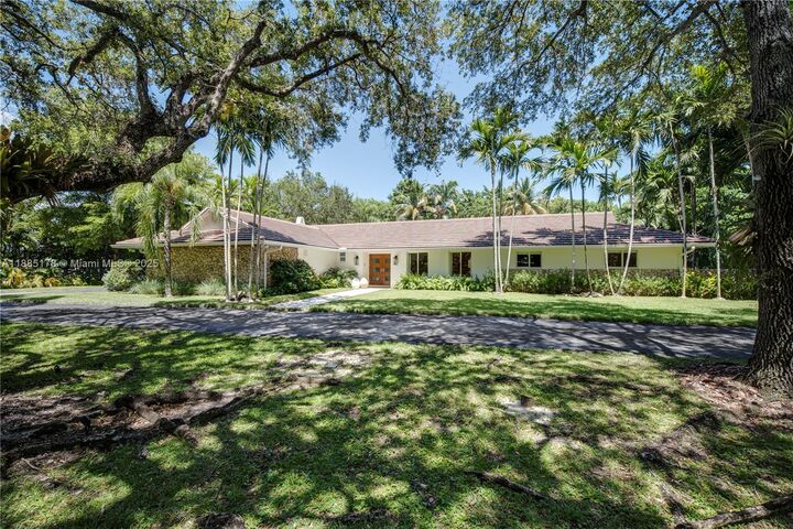 Property Photo: 11905 SW 67th Ave FL 33156