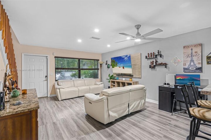 Property Photo: 720 NW 105th Ter FL 33026