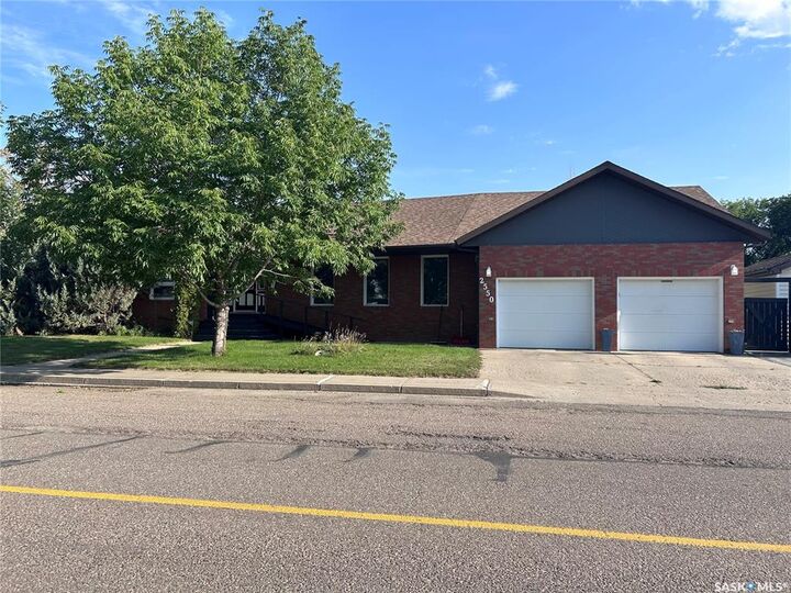 2550 Cardinal Crescent  North Battleford SK S9A 3W9 photo
