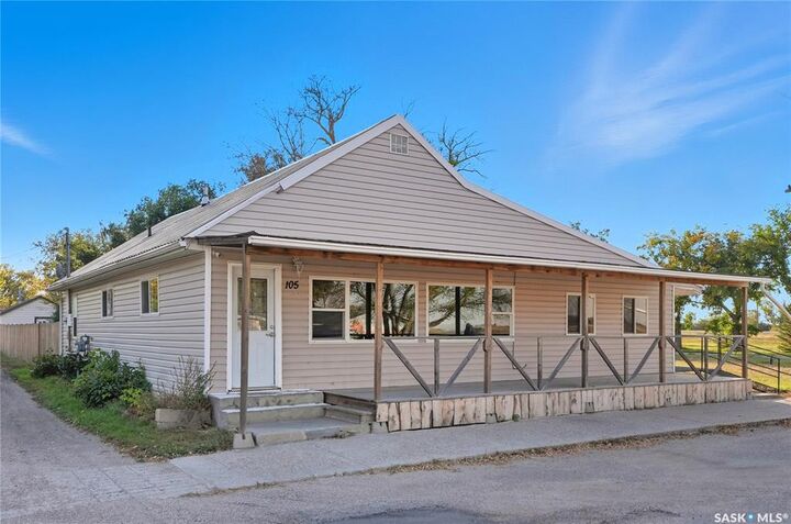 Photo de la propriété:  105 Main Street  SK S0L 1K0 