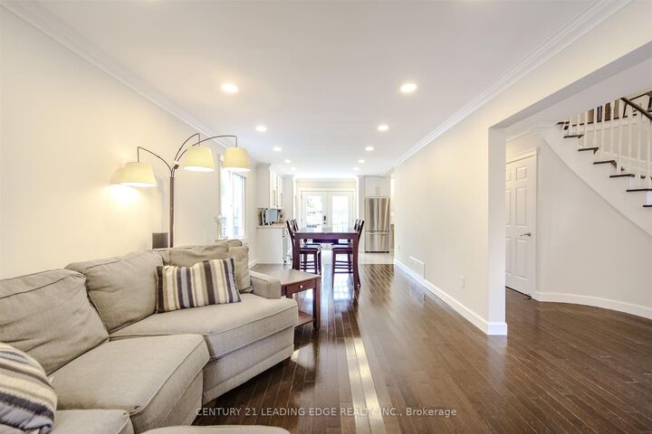 Property Photo:  3356 Dovetail Mews  ON L5L 5E7 