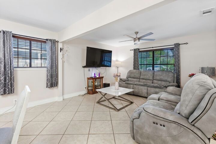 Property Photo:  512 Bramble Drive  TX 78745 