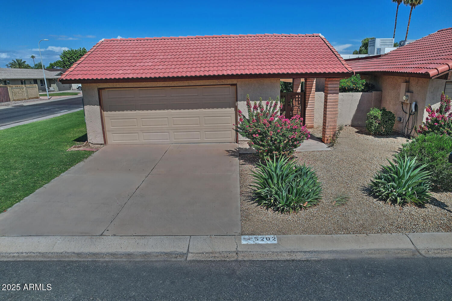 Property Photo:  5202 E Tamblo Drive  AZ 85044