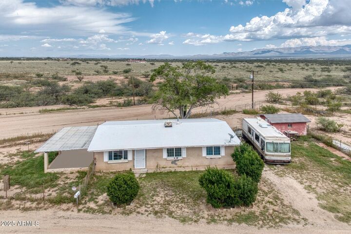 Property Photo: 10019 S Honeysuckle Drive AZ 85615