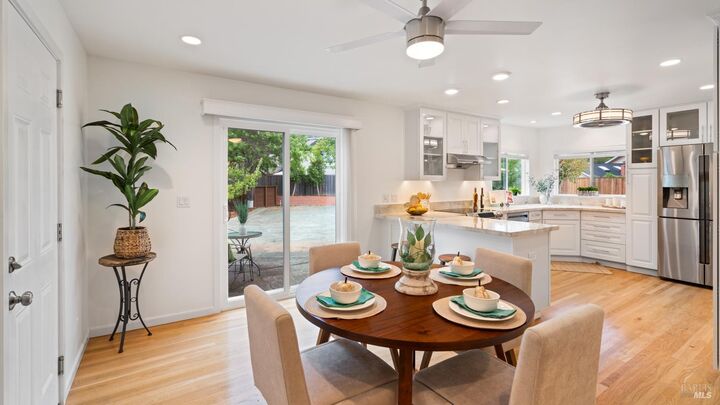 Property Photo:  8 Clover Hill Court  CA 94903 