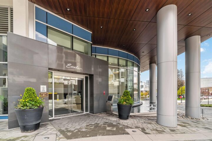 Photo de la propriété:  1788 Gilmore Avenue 1510  BC V5C 0L5 
