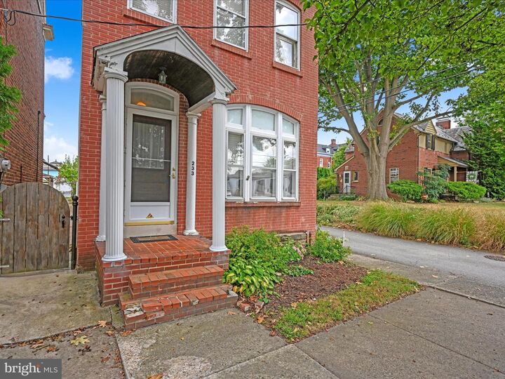 Property Photo:  233 N 4th Street  PA 17512 