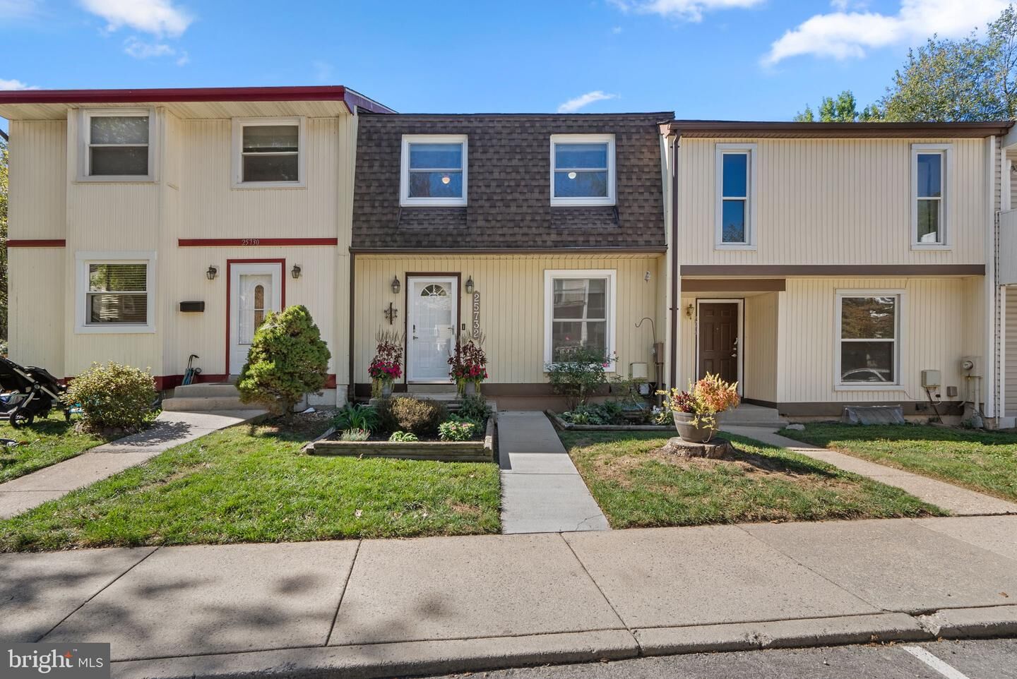 Property Photo: 25732 Valley Park Terrace H-2 MD 20872