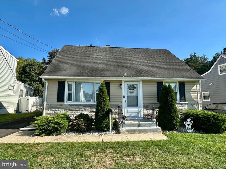 Property Photo:  29 Pettyridge Road  NJ 08620 