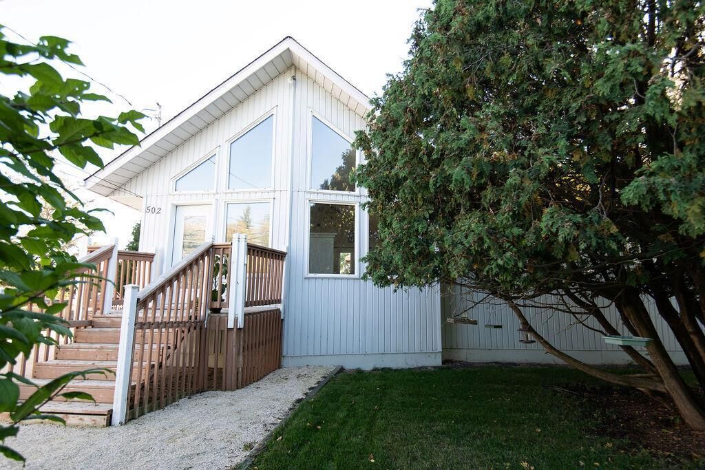 Property Photo:  502 Cominges Street  MB R5K 0R7 