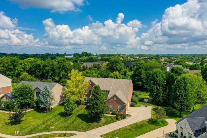 Property Photo:  4013 Chanticleer Lane  OH 45040 
