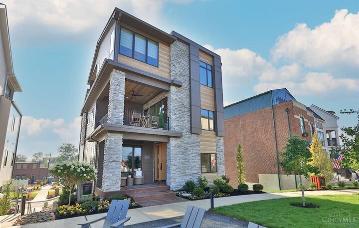 Property Photo: 2930 Three Oaks Lane OH 45209