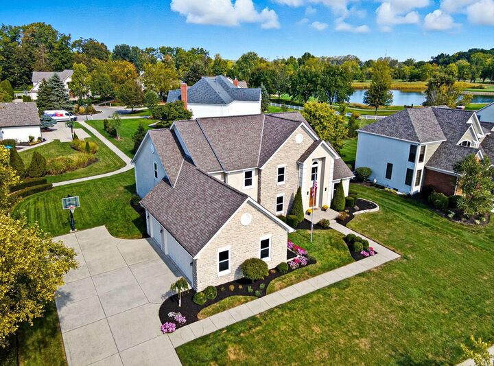 Property Photo: 5962 Heritage Lakes Drive OH 43026