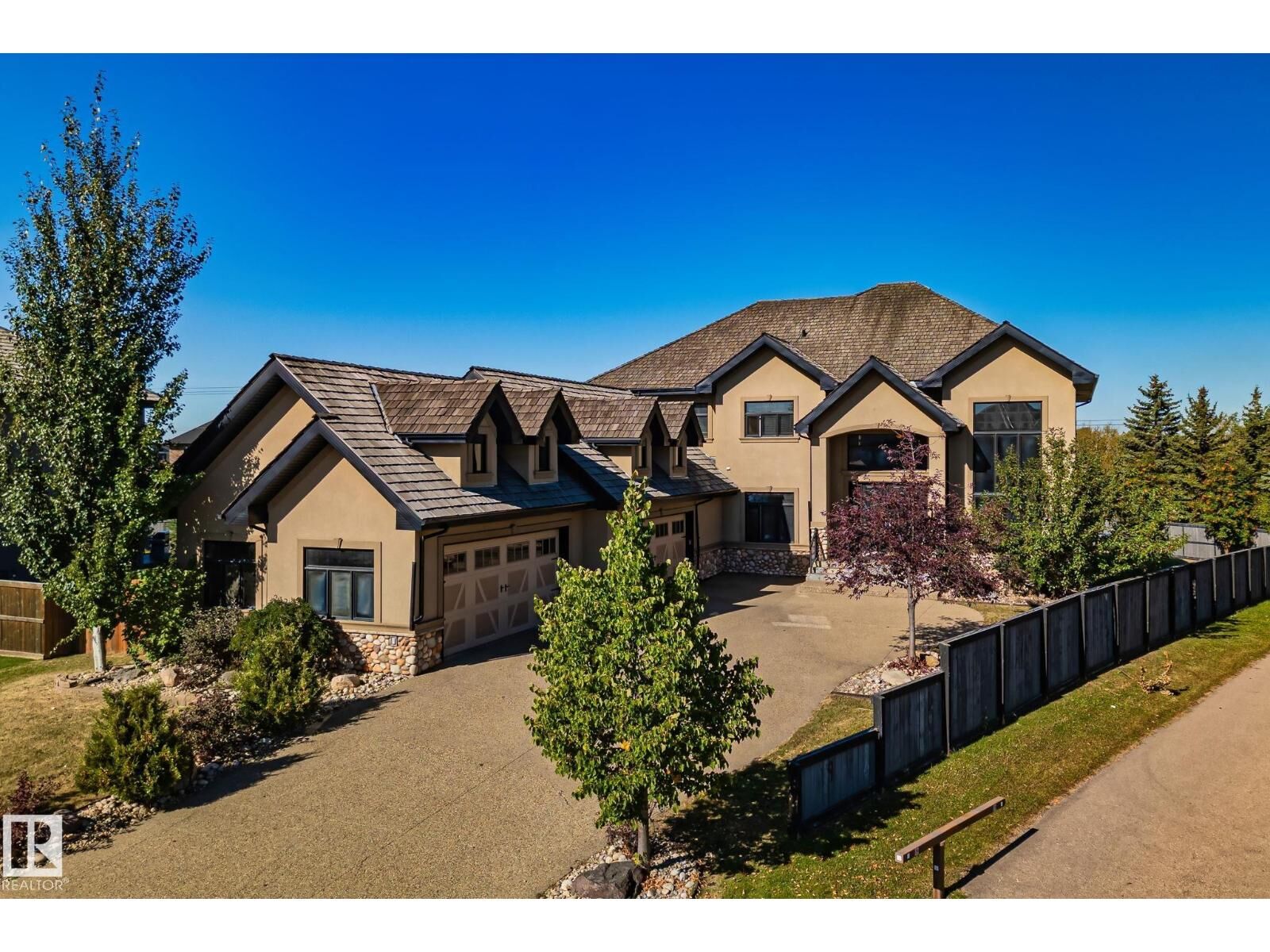 Photo de la propriété:  #232 52327 Rge Road 233  AB T8B 1C6 
