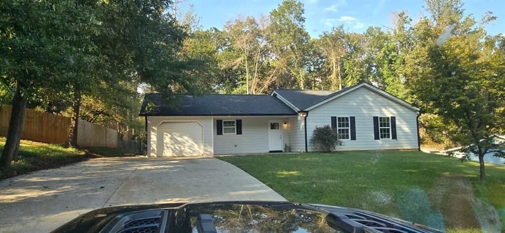 Property Photo:  915 Navajo Trail  GA 30016 