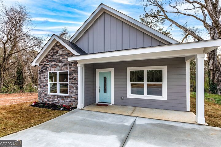 Property Photo: 306 Poplar Street GA 30230