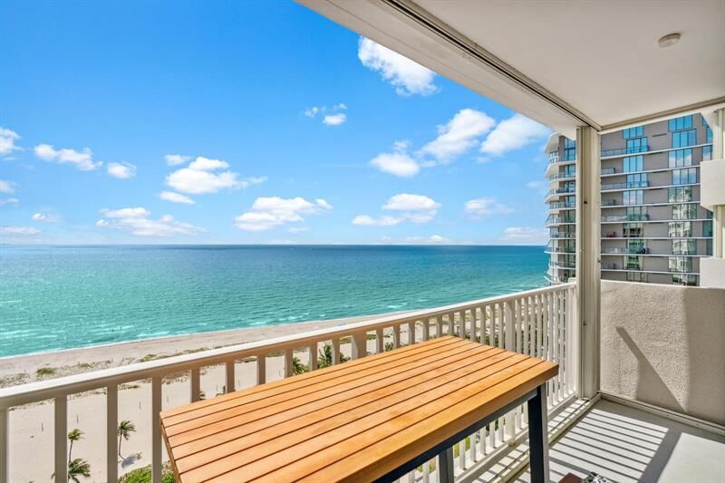 Property Photo: 750 N Ocean Blvd FL 33062