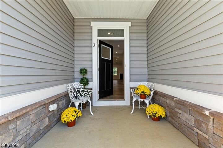 Property Photo:  3 Coopers Hawk Ct  NJ 07882 