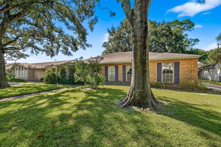 Property Photo:  5223 Wigton Drive  TX 77096 