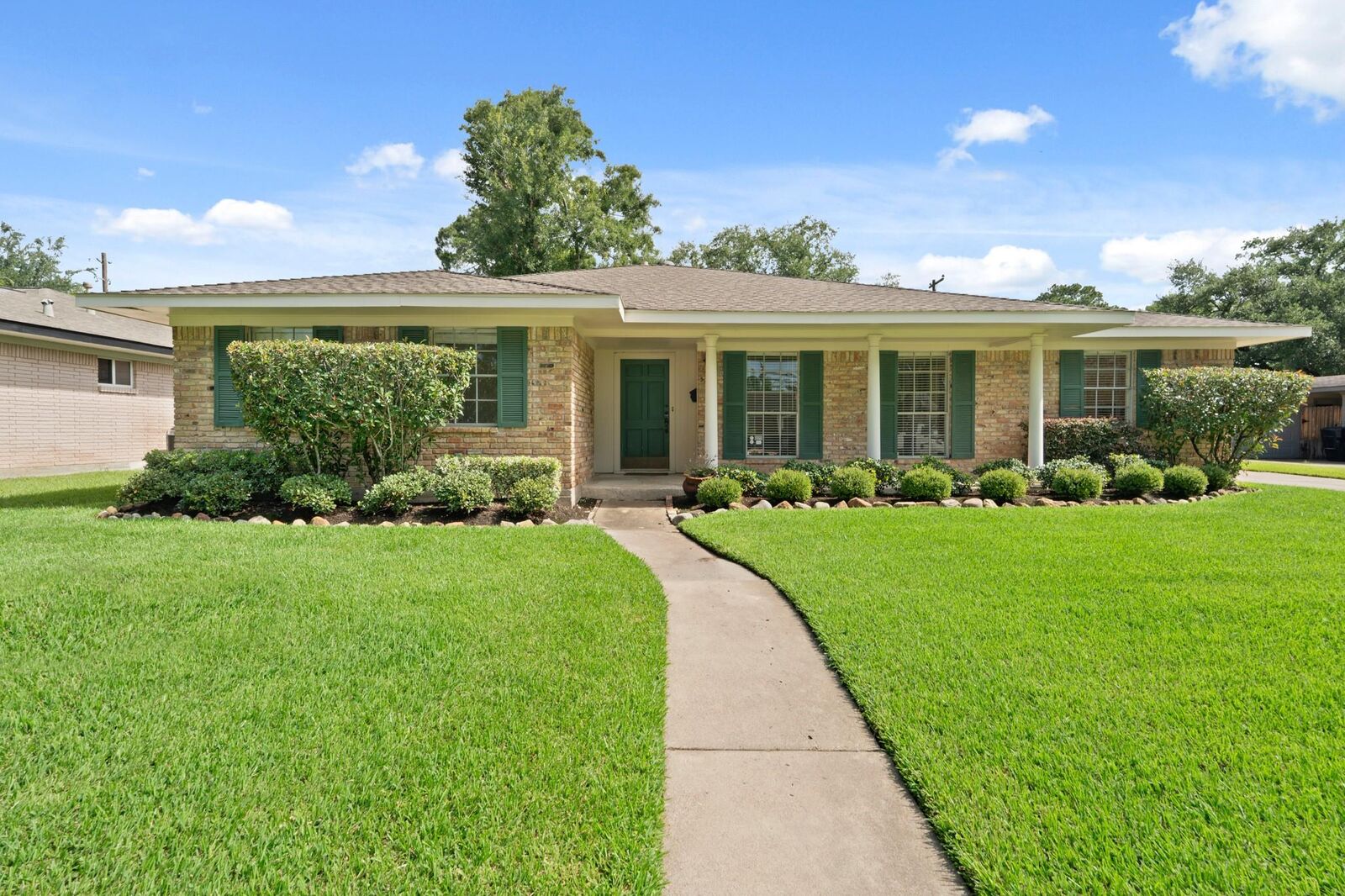Property Photo:  5318 Imogene Street  TX 77096 