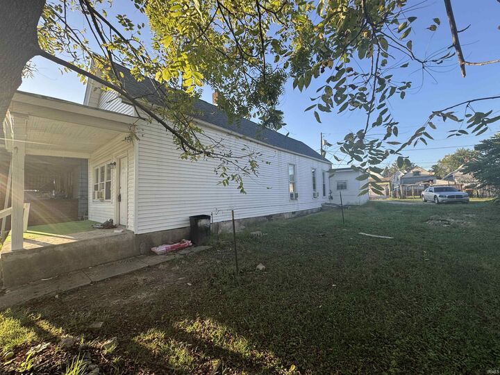 Property Photo:  1129 W Oregon Street  IN 47710-1935 