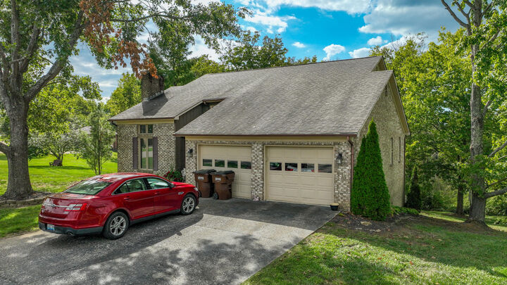 Property Photo:  140 Redwood Drive  KY 40475 