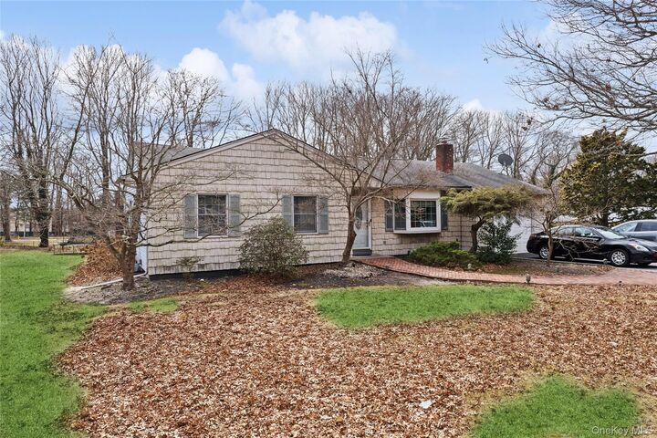 Property Photo:  1462 Motor Parkway  NY 11749 
