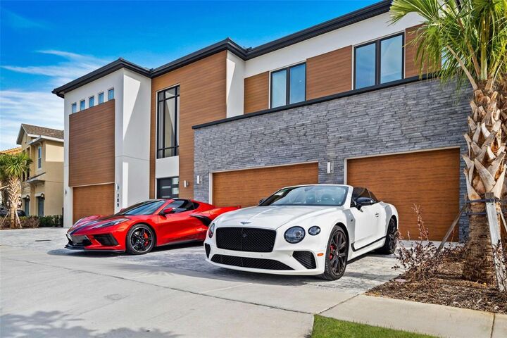 Property Photo:  789 Desert Mountain Court  FL 34747 