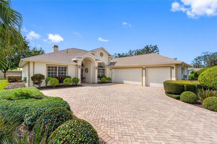 Property Photo:  8518 Thrasher Court  FL 34654 