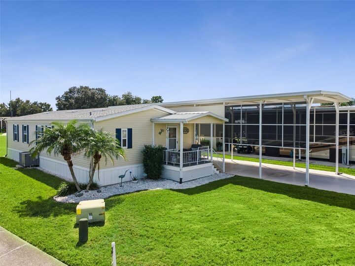 Property Photo:  5185 Island View Circle N  FL 33868 