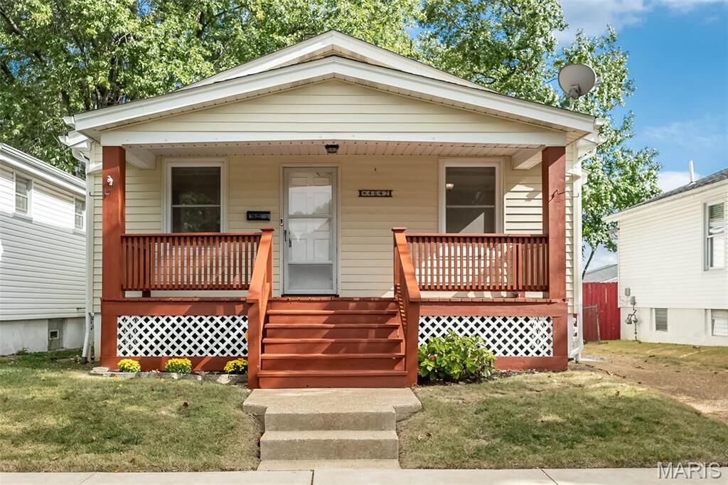 Property Photo: 4642 Steffens Avenue MO 63116
