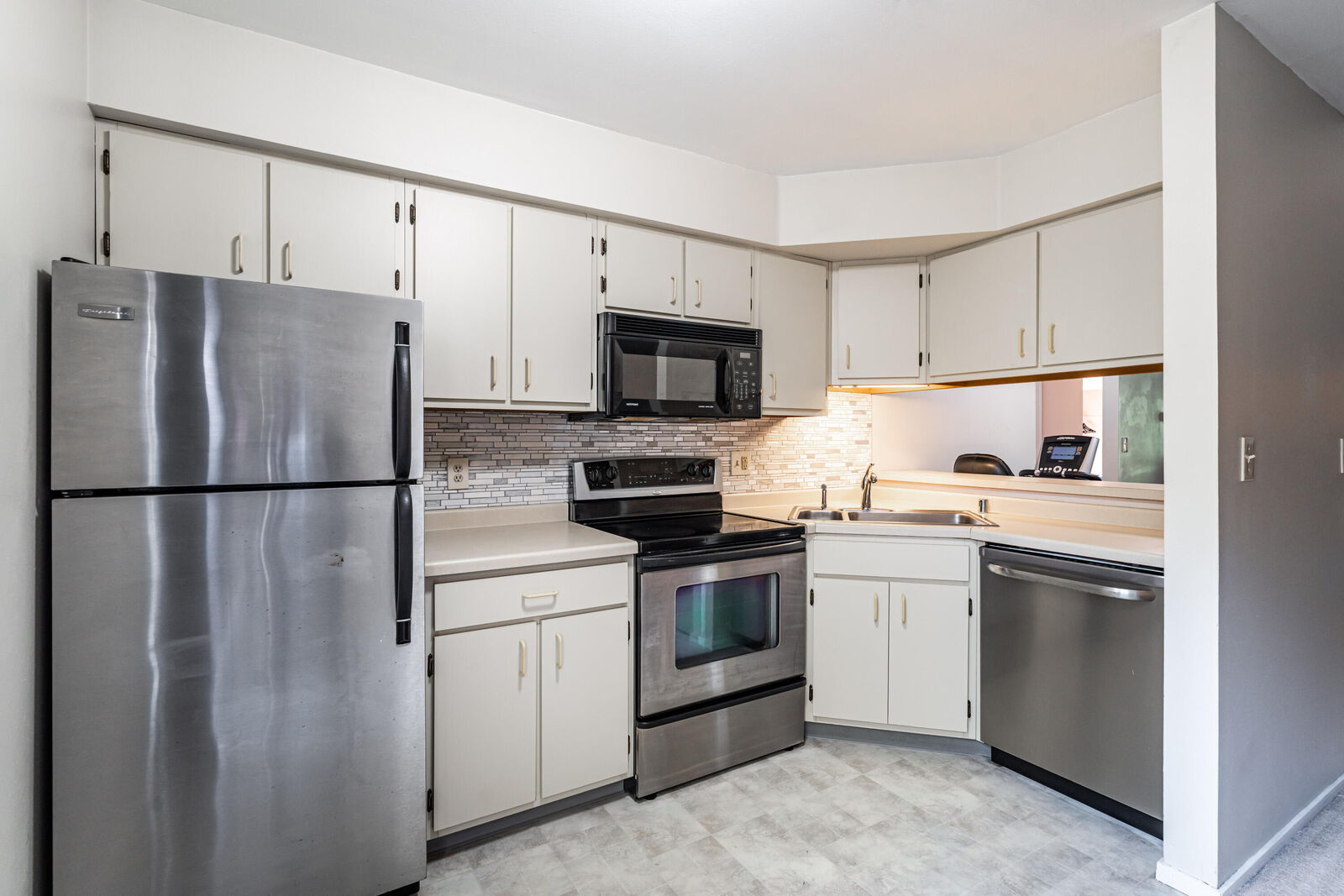 Property Photo: 859 W Puetz Rd WI 53154