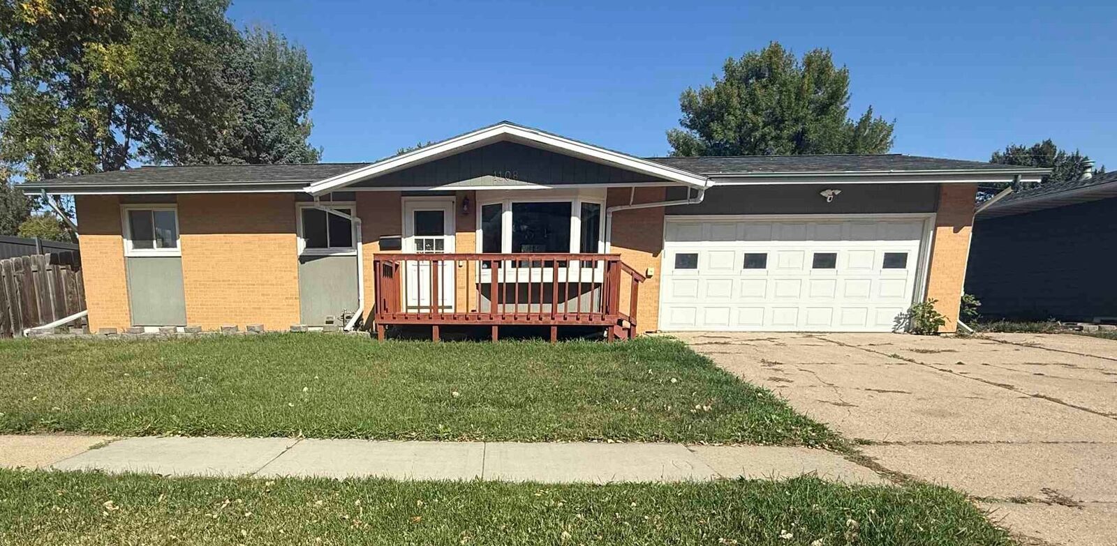 Property Photo:  1108 18th Ave SW  ND 58701-0000 