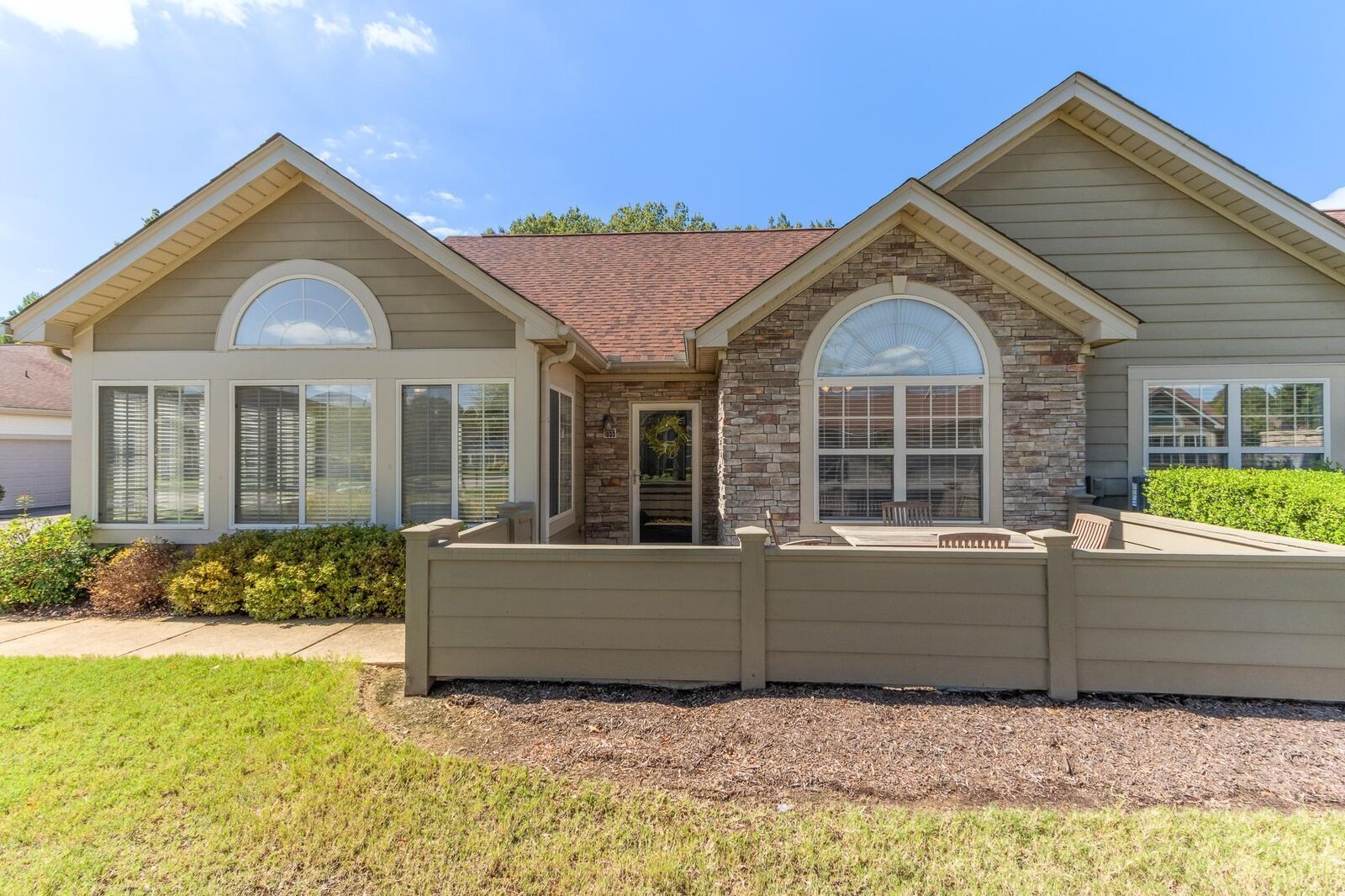 Property Photo:  1655 W Southfield Cir W  TN 38016