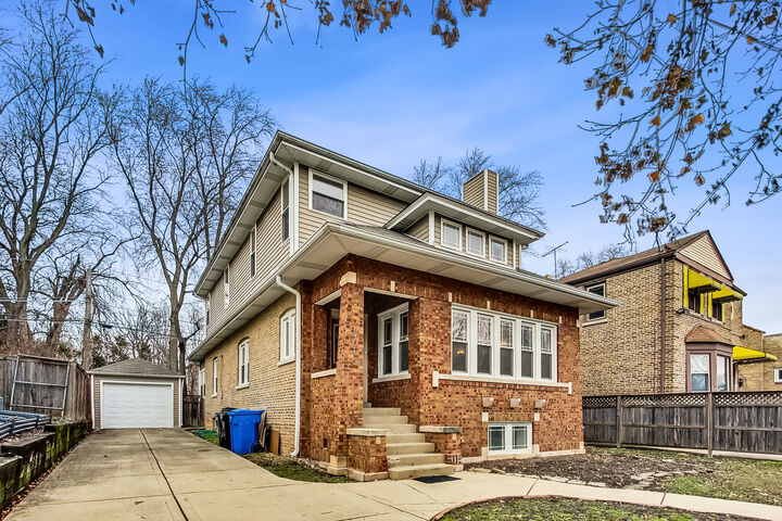 1716 W Beverly Glen Parkway  Chicago IL 60643 photo