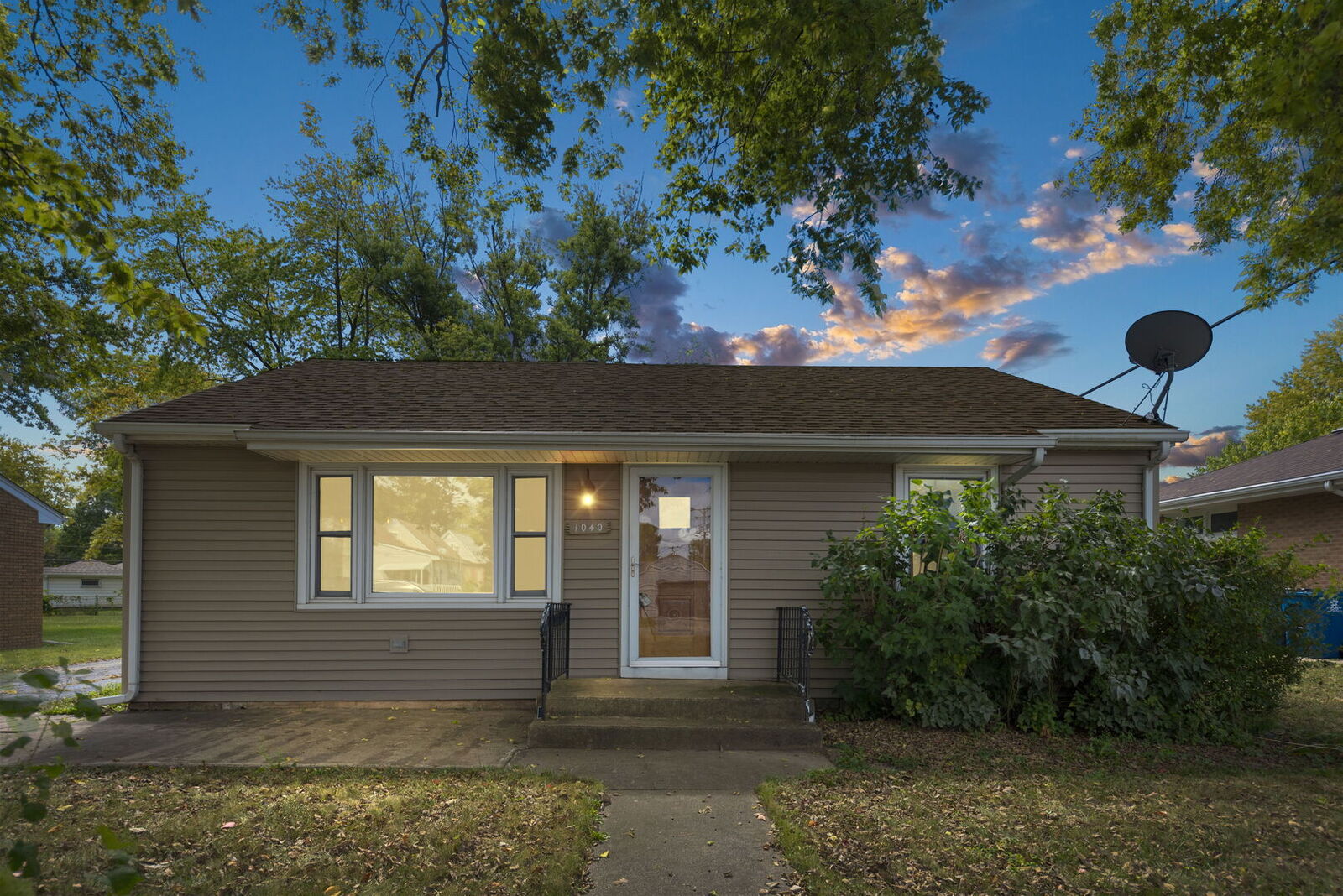 Property Photo:  1040 W South Street  IL 60915