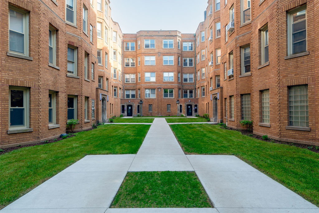 Property Photo:  1349 W Estes Avenue G3  IL 60626 