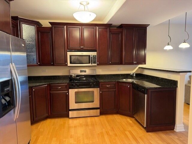 Property Photo:  36 S Cass Avenue 2C  IL 60559 