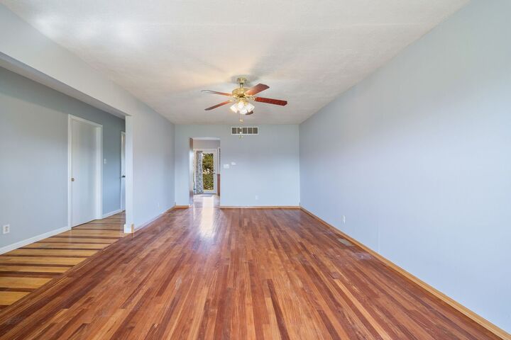 Property Photo: 414 Salem Square IL 60440