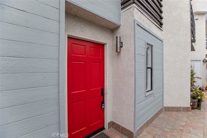 Property Photo:  1327 Barrington Way 2  CA 91206 