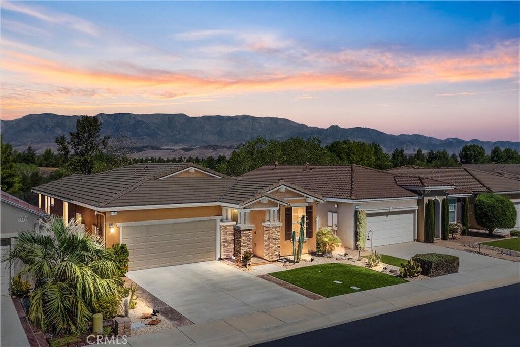 Property Photo:  1476 Signal Peak  CA 92223 
