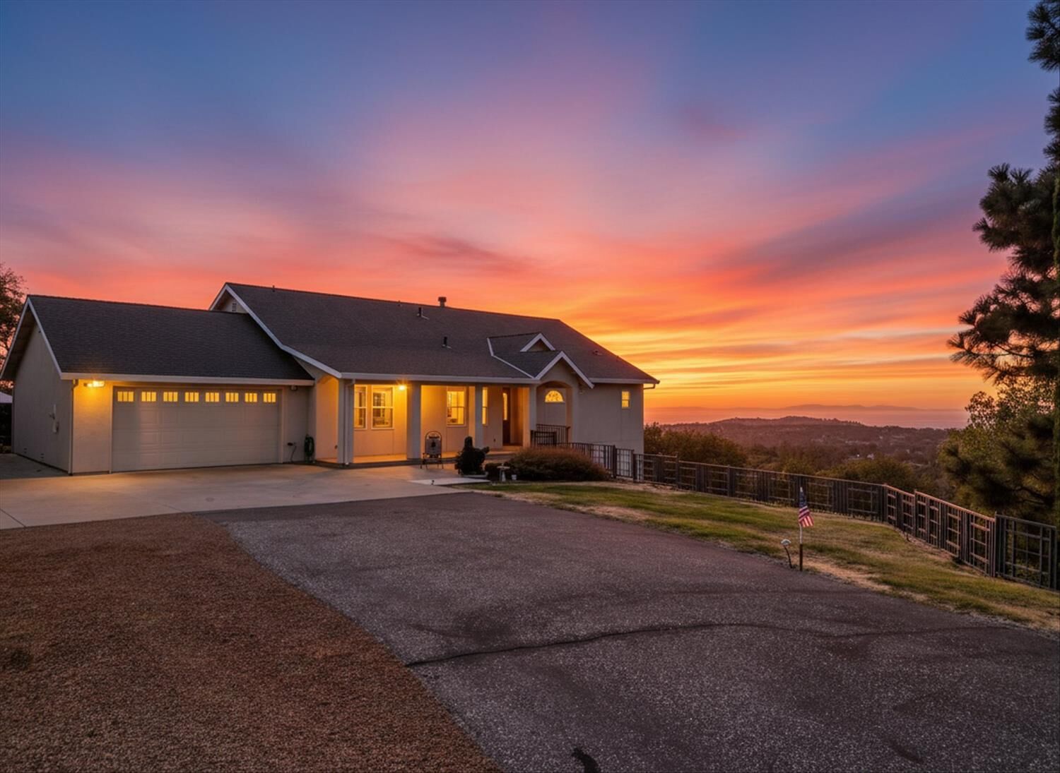 Property Photo:  