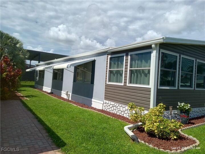 Property Photo:  2787 Breezewood Drive  FL 33917 