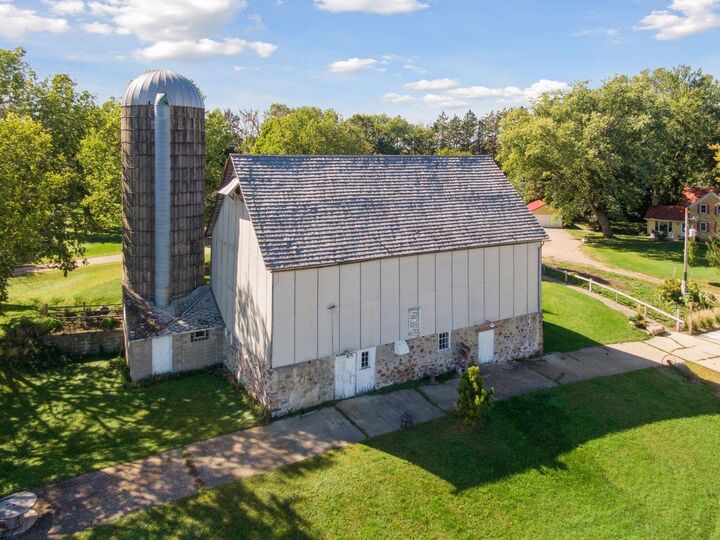 Property Photo:  26650 Redwing Avenue  MN 56071 