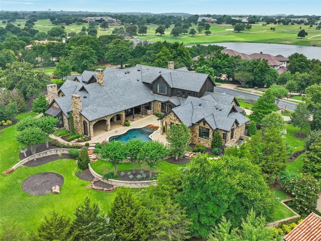 Property Photo: 1117 Post Oak Place TX 76262