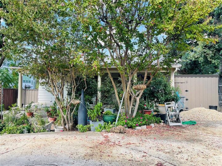 Property Photo: 2247 Lovedale Avenue TX 75235