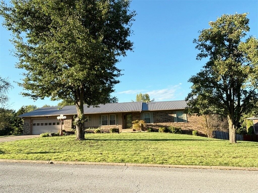 Property Photo:  1603 Windsor Drive  AR 72601 