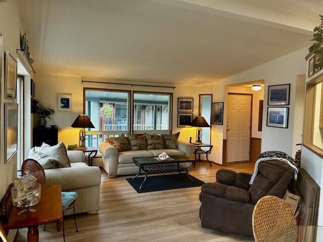 Property Photo: 2373 Sequoia Court OR 97527